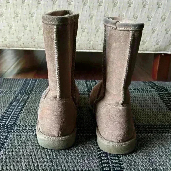 Tan boots - Picture 2 of 5